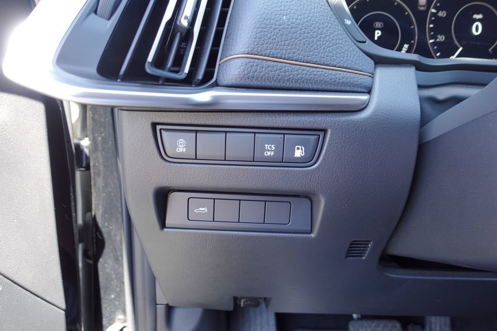 Used 2024 MAZDA CX-90 Plug-In Hybrid w/ Preferred AWD/4WD image 16