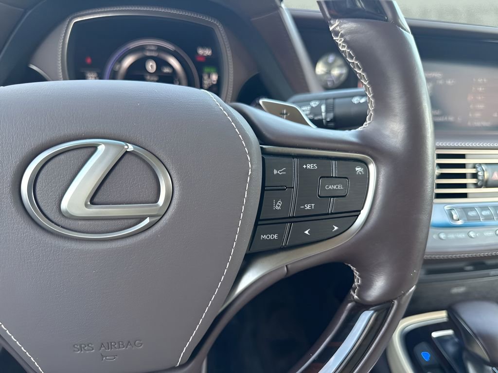 Used 2018 Lexus LS 500h w/ Luxury Package RWD image 17