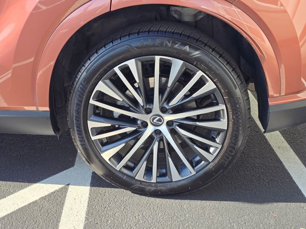 Used 2023 Lexus RX 350 w/ Accessory Package (Z1) image 9