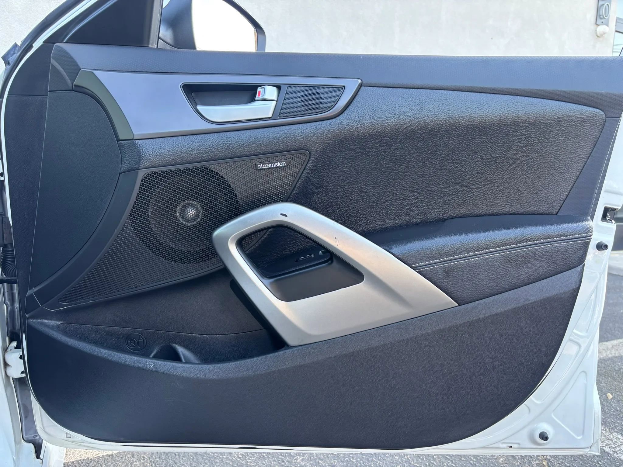 Used 2015 Hyundai Veloster Turbo FWD image 23