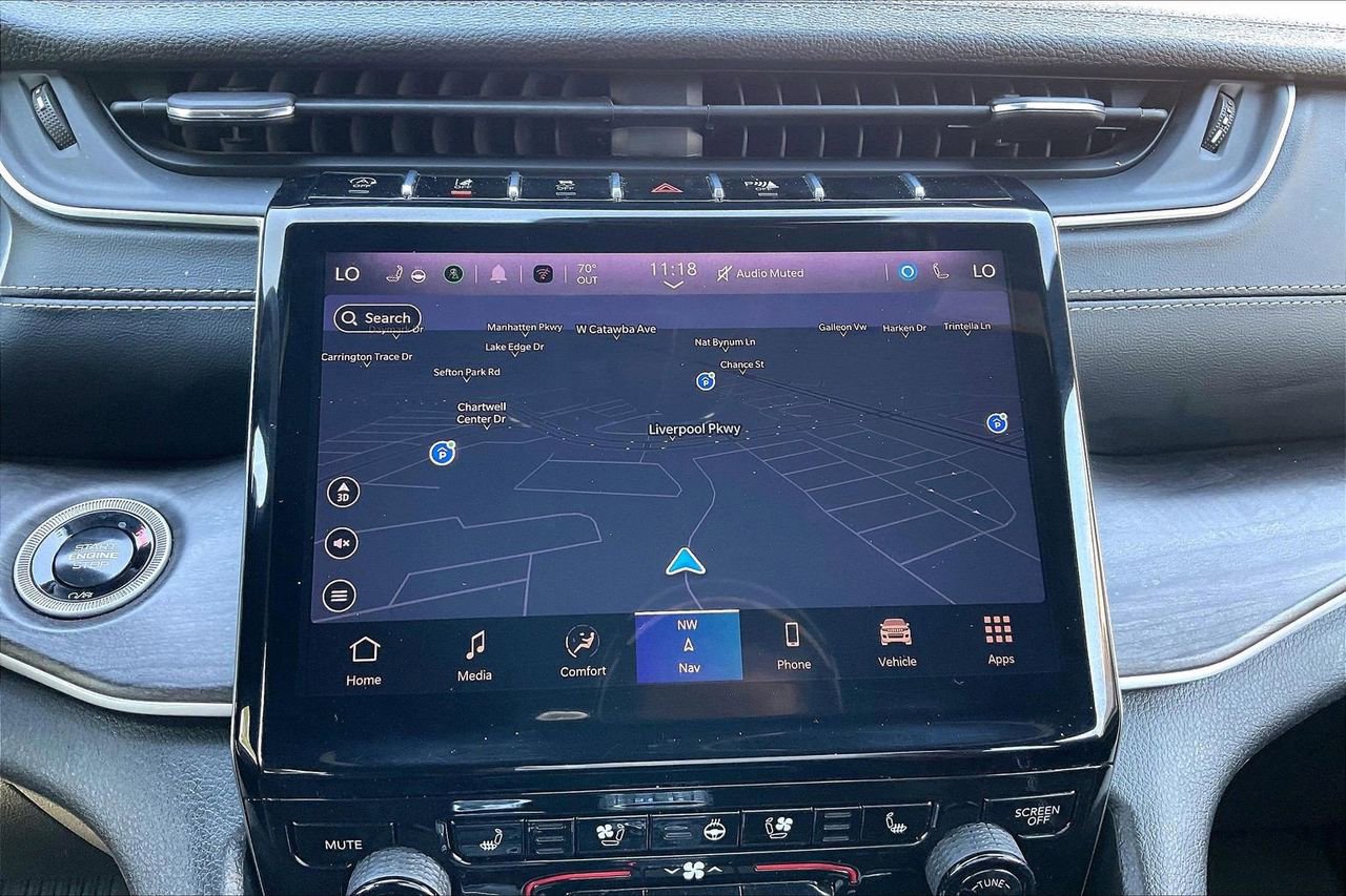 Used 2024 Jeep Grand Cherokee L Limited w/ Luxury Tech Group II image 14