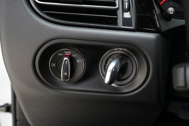 Used 2020 Porsche Macan image 41