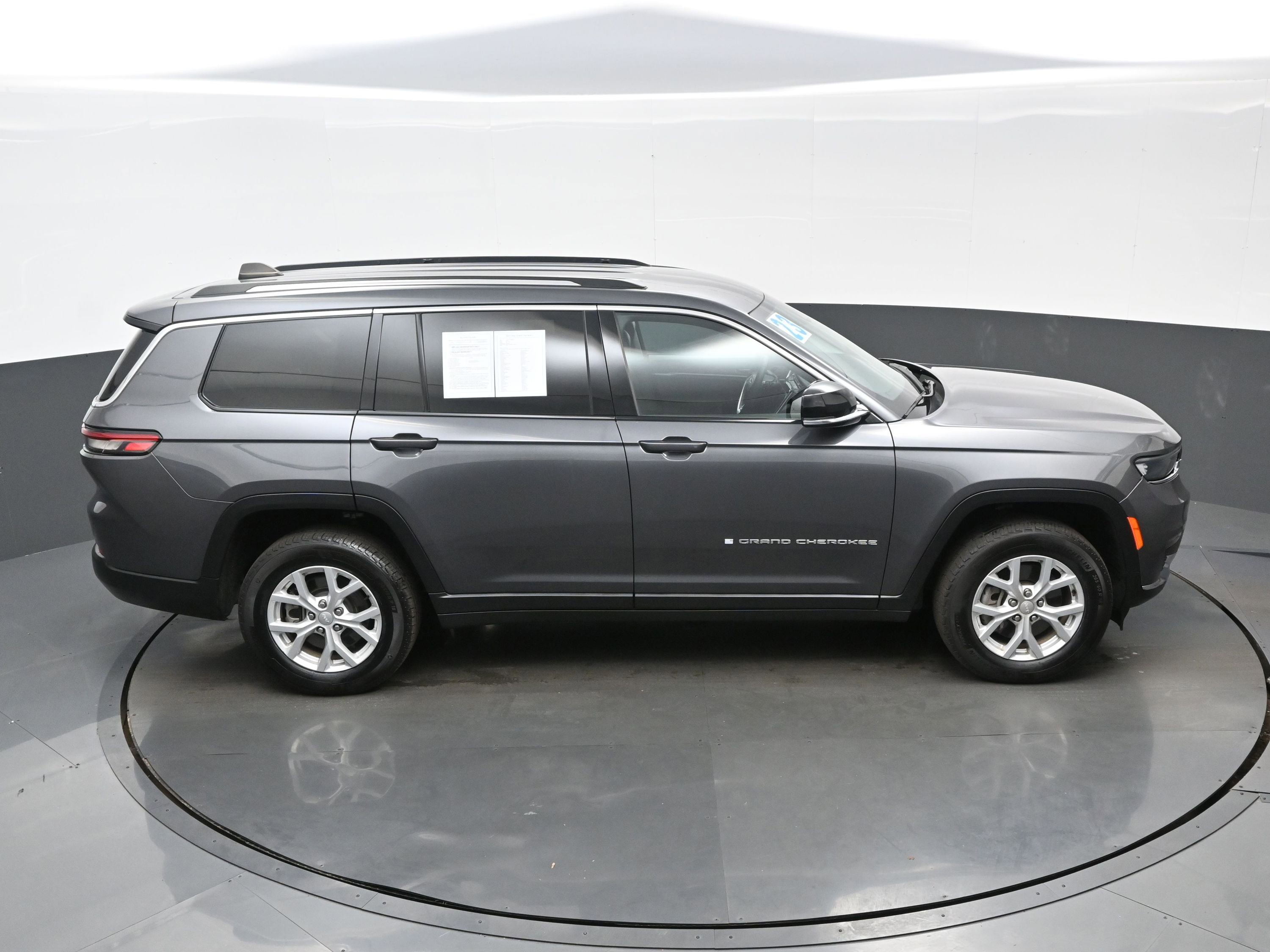 Used 2023 Jeep Grand Cherokee L Limited image 39