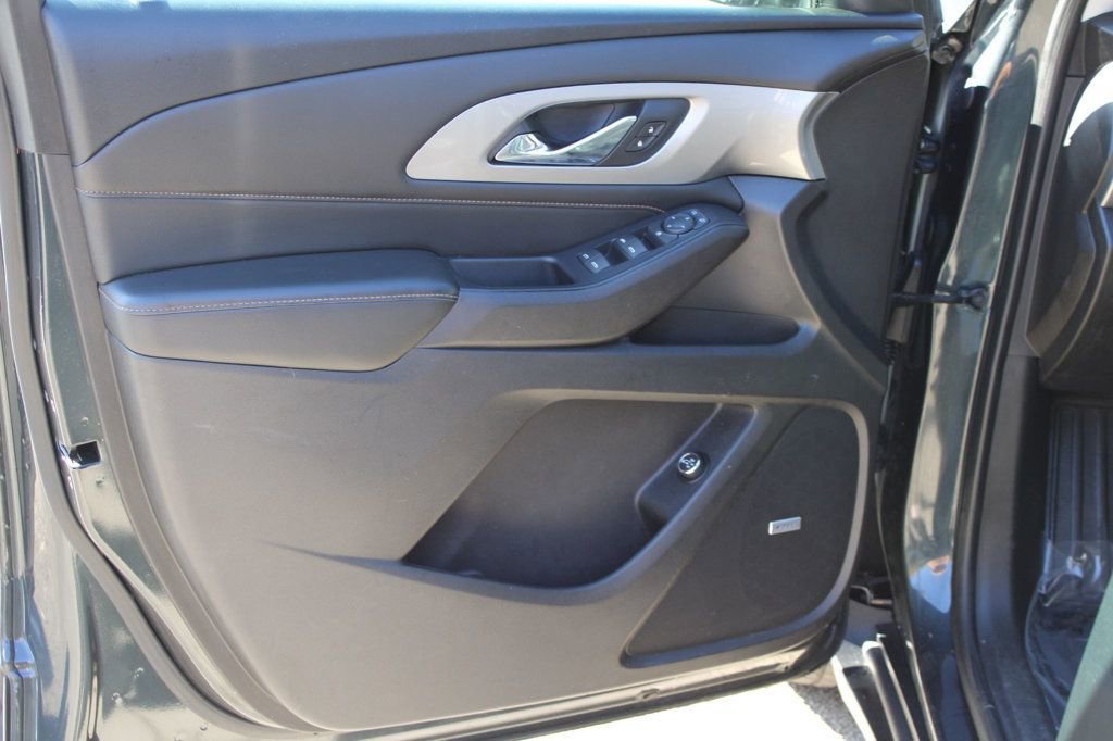 Used 2018 Chevrolet Traverse LT image 19