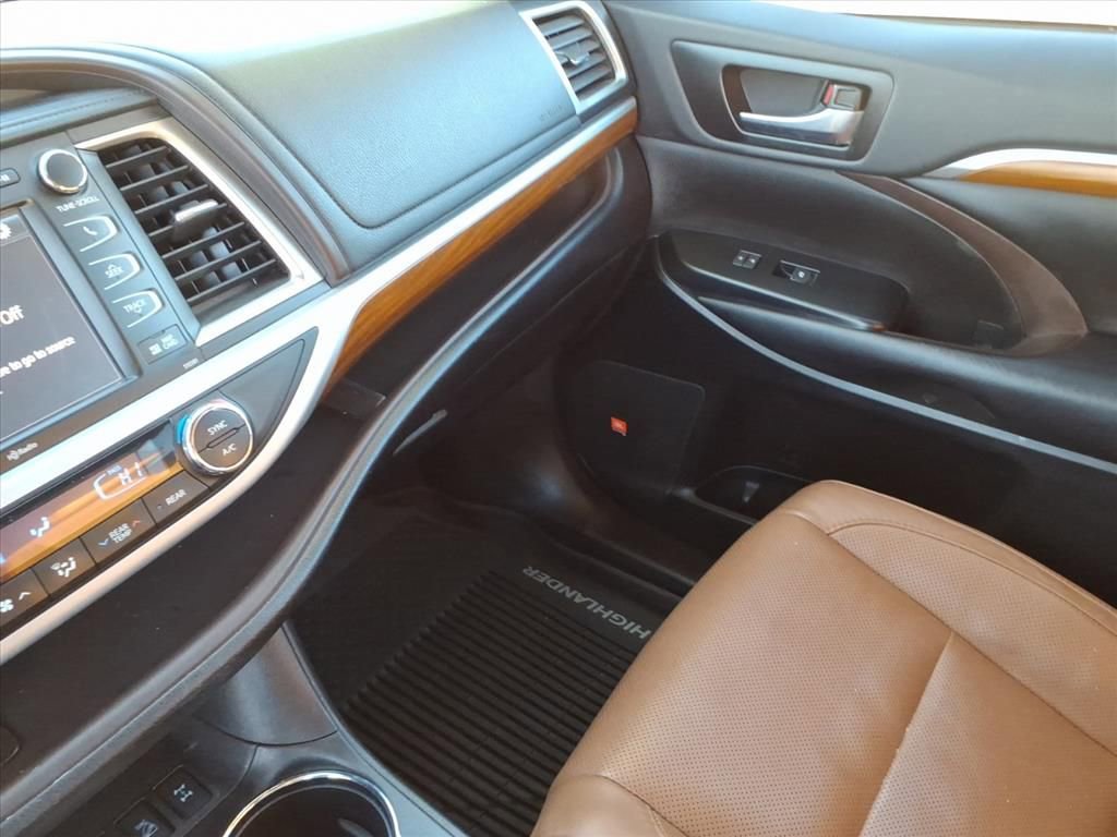 Used 2019 Toyota Highlander Limited Platinum image 36