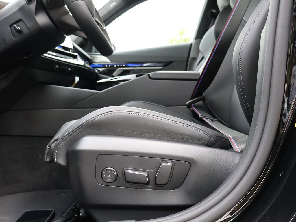 New 2026 BMW M5 w/ Carbon Package image 39