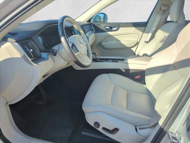 Used 2020 Volvo XC60 T6 Momentum w/ Protection Package Premier AWD/4WD image 9