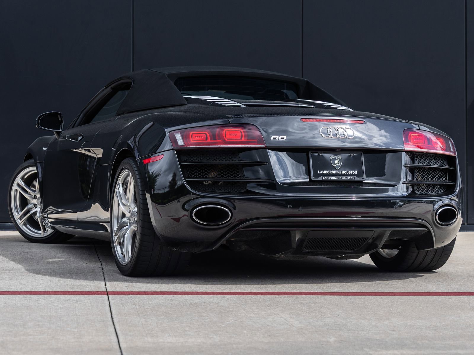 Used 2011 Audi R8 V10 AWD/4WD image 7