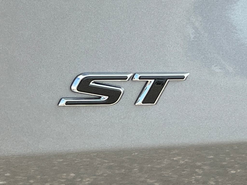 New 2026 Buick Encore GX Sport Touring w/ Comfort Package image 2