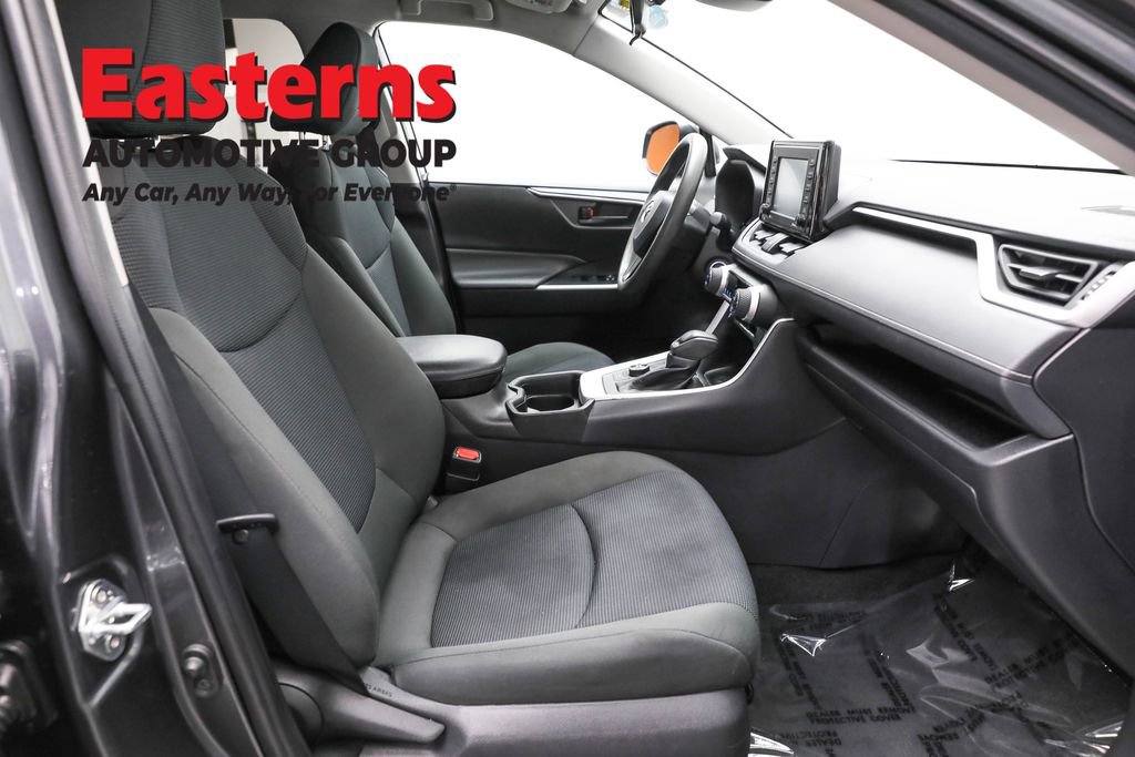 Used 2021 Toyota RAV4 LE image 24