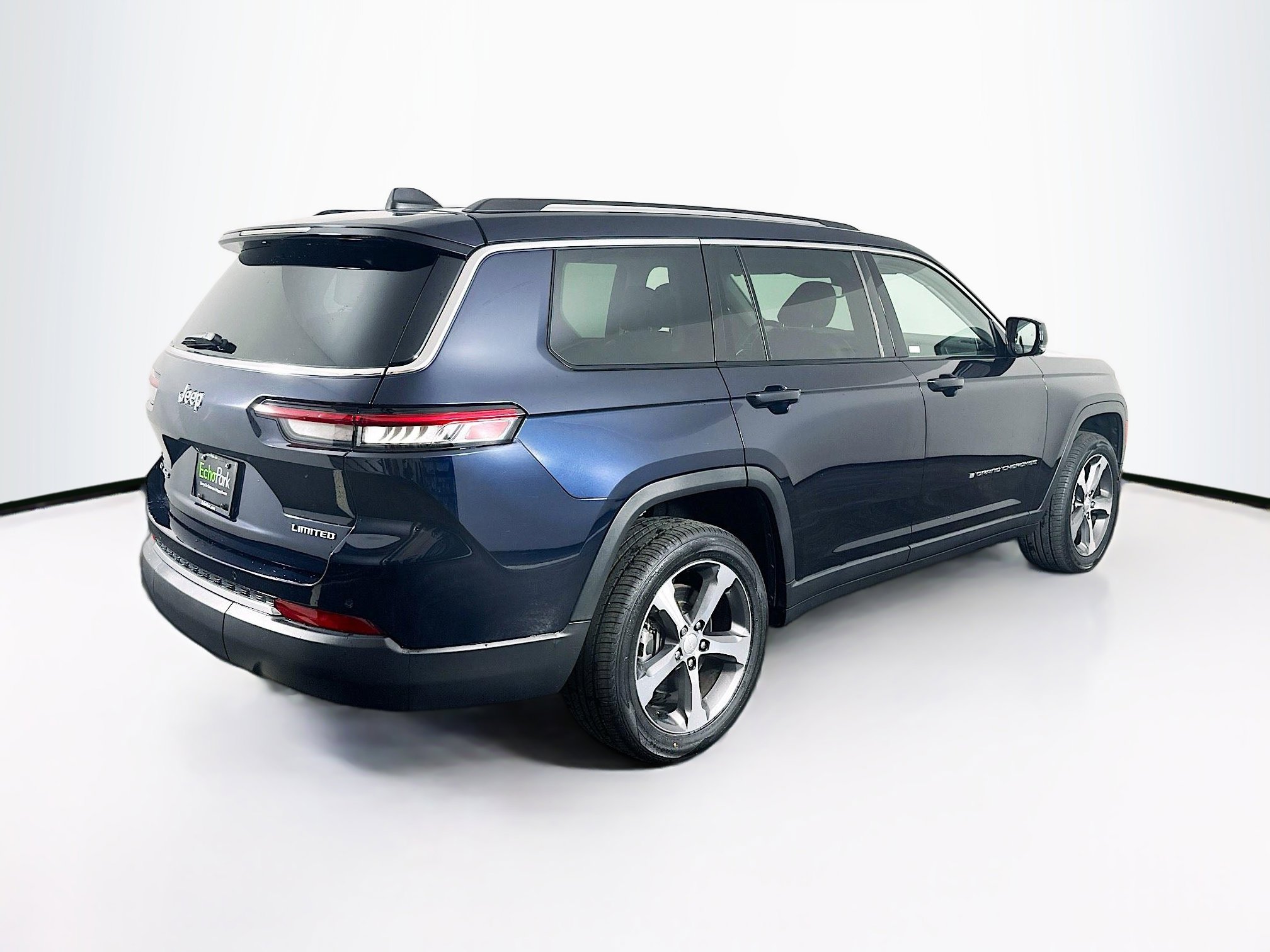 Used 2023 Jeep Grand Cherokee L Limited w/ Trailer Tow Group (B) AWD/4WD image 9