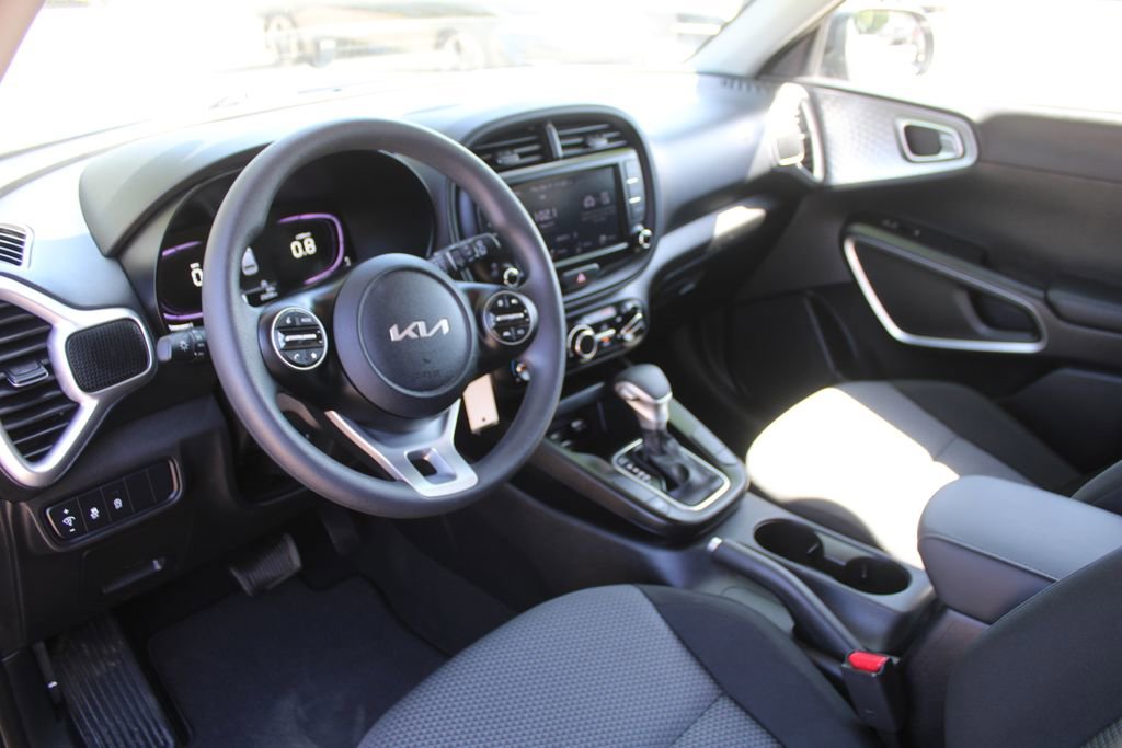 Certified 2023 Kia Soul LX image 21