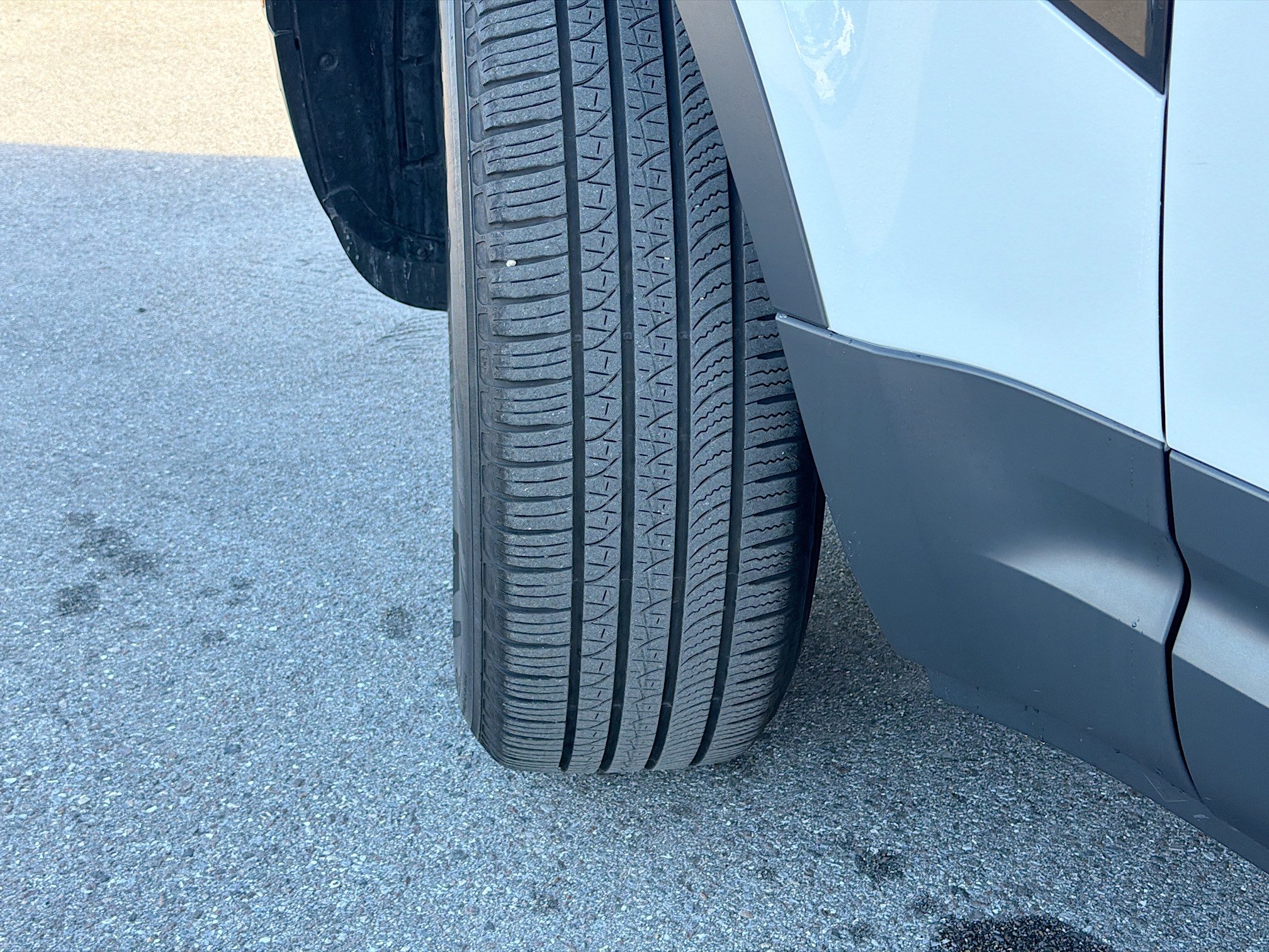 Used 2025 Land Rover Defender 130 S image 45