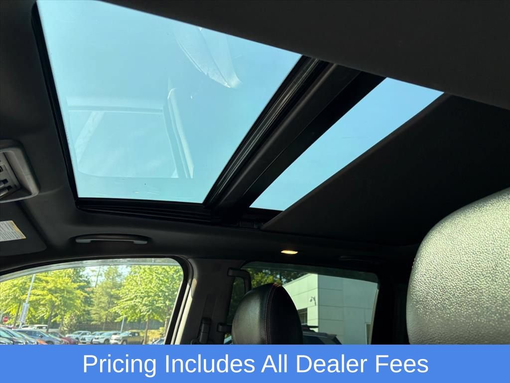 Used 2021 Nissan Titan PRO-4X w/ Pro-4x Convenience Package AWD/4WD image 14