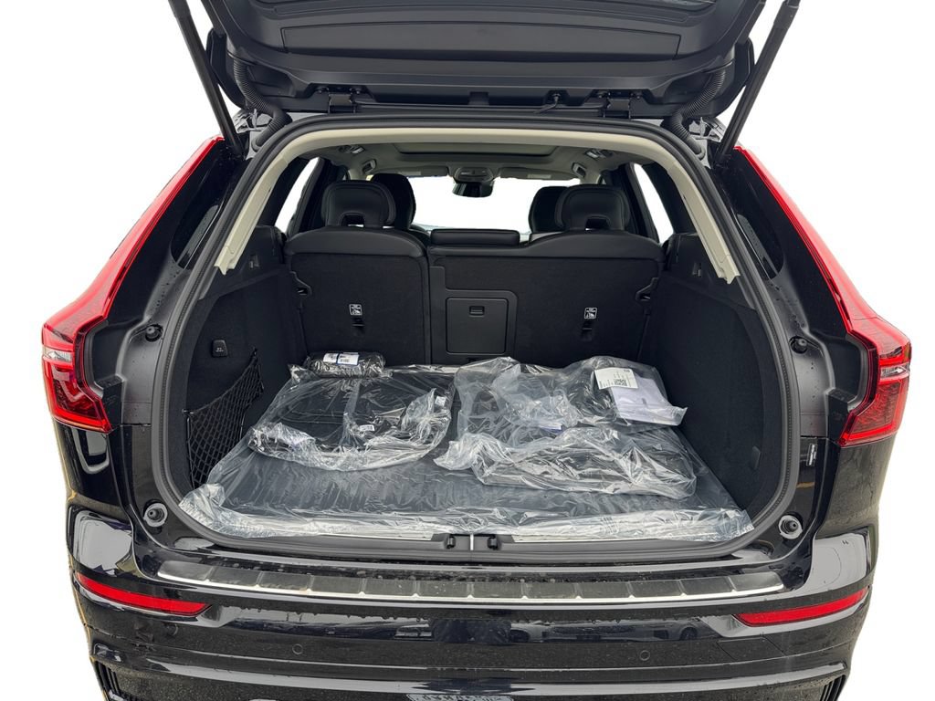 New 2026 Volvo XC60 T8 Ultra w/ Protection Package Premier AWD/4WD image 6