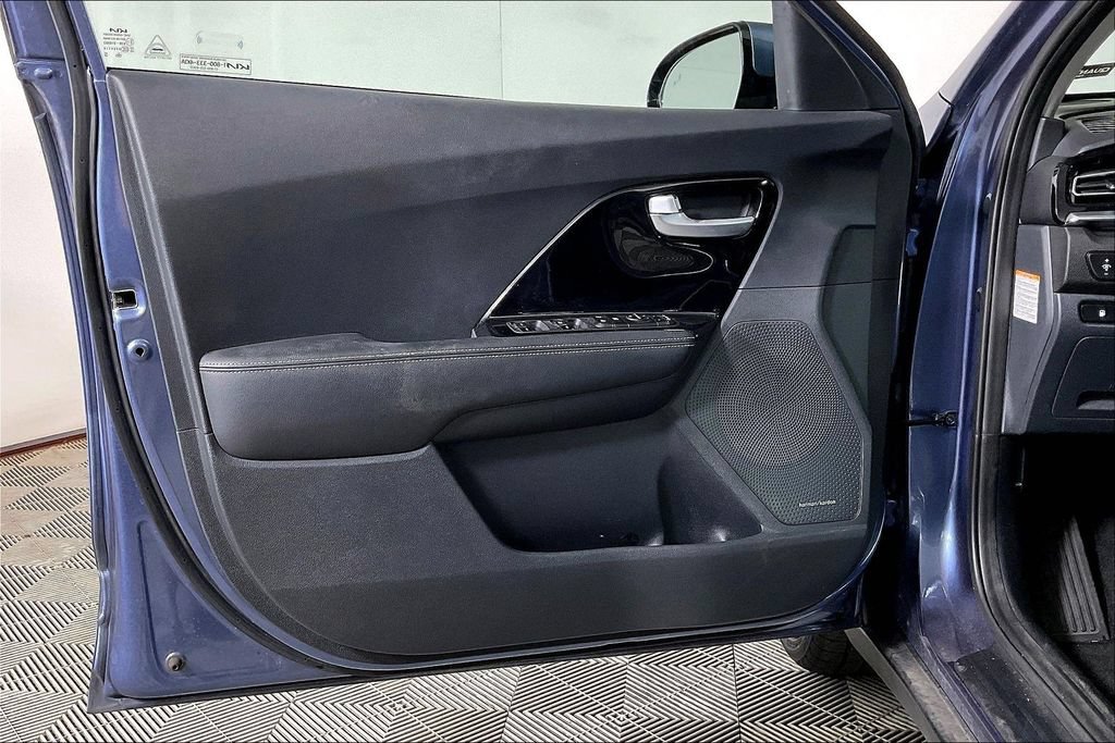 Used 2022 Kia Niro Touring Special Edition FWD image 22