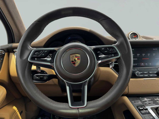 Used 2017 Porsche Macan Turbo image 28