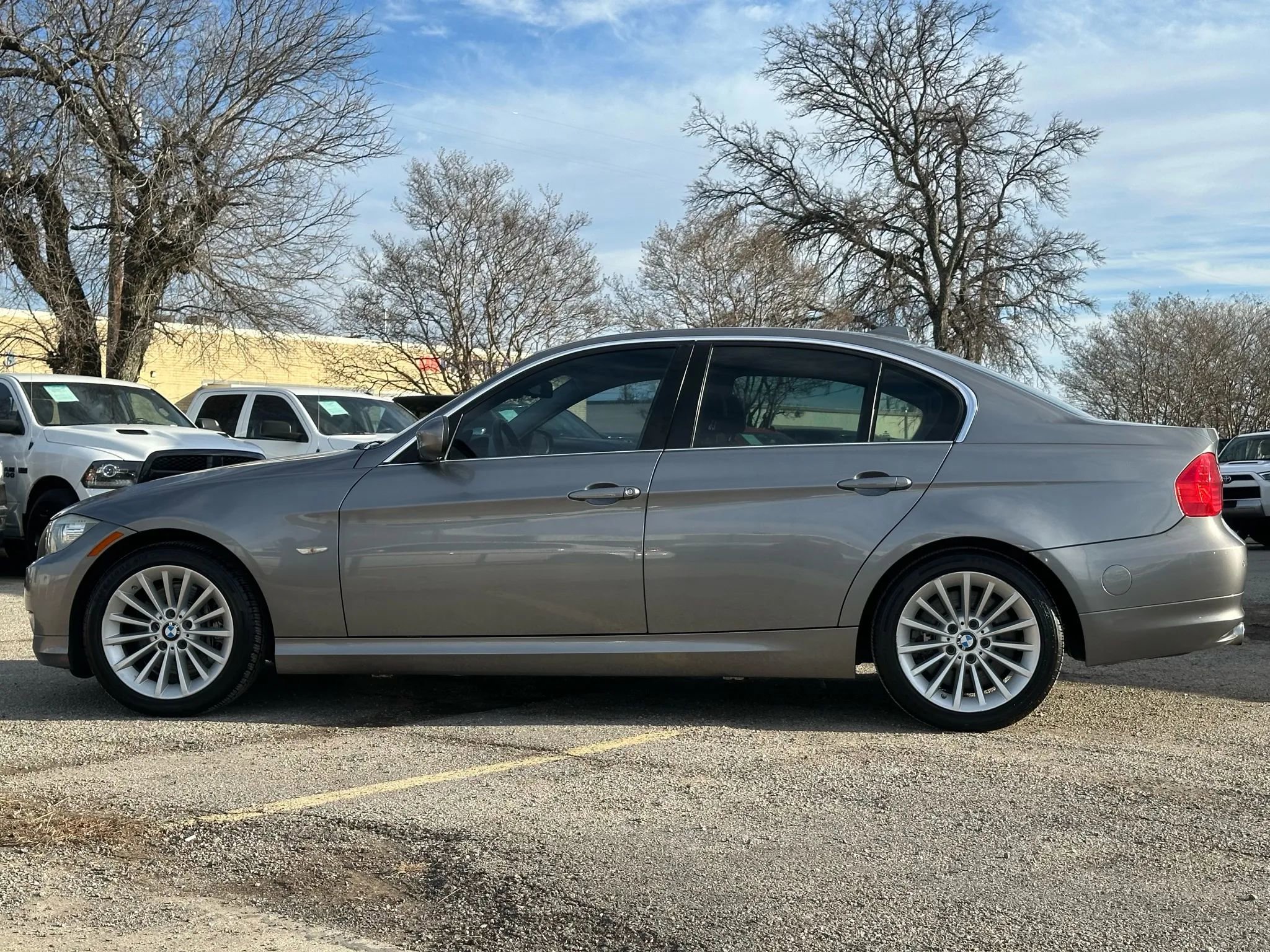 Used 2010 BMW 335d Sedan image 3