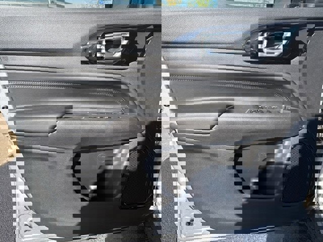 New 2026 Jeep Compass Limited image 19