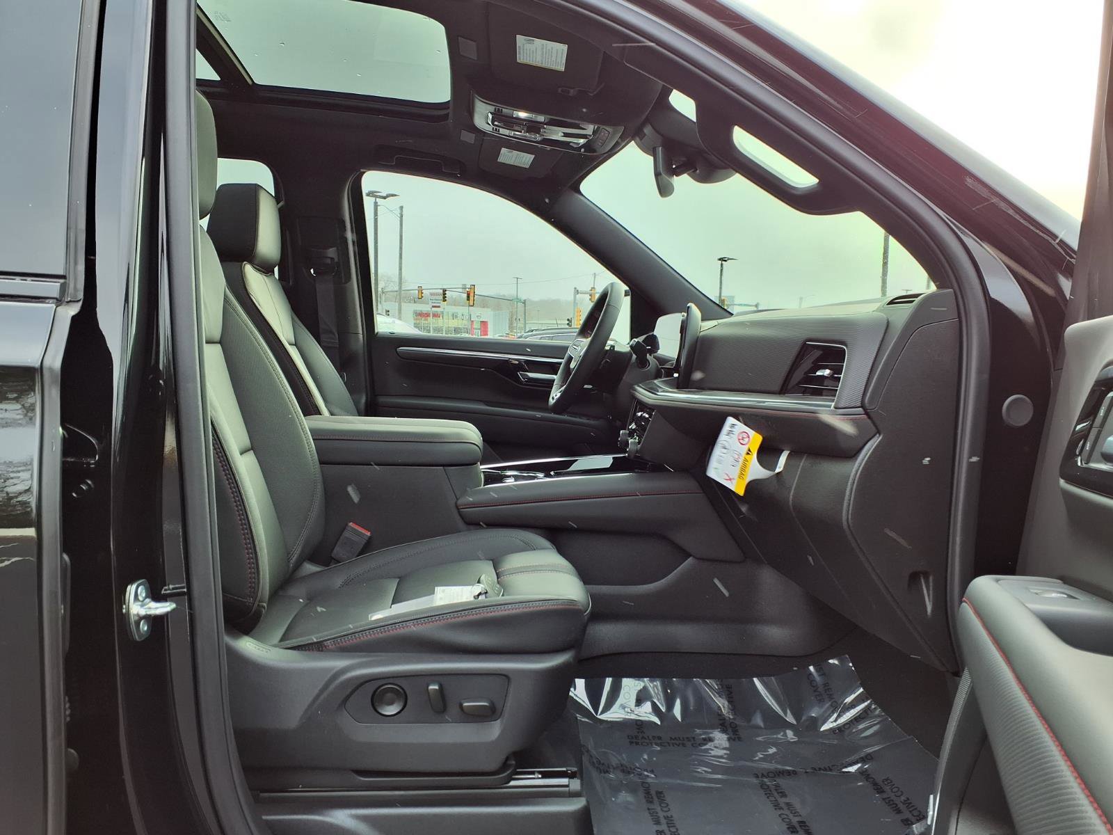 Used 2026 Chevrolet Suburban RST w/ Comfort Package image 22