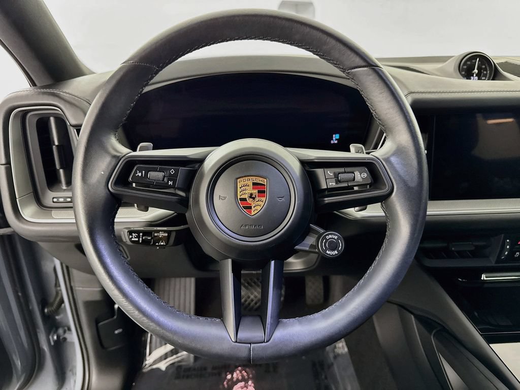 Used 2024 Porsche Cayenne Coupe AWD/4WD image 11
