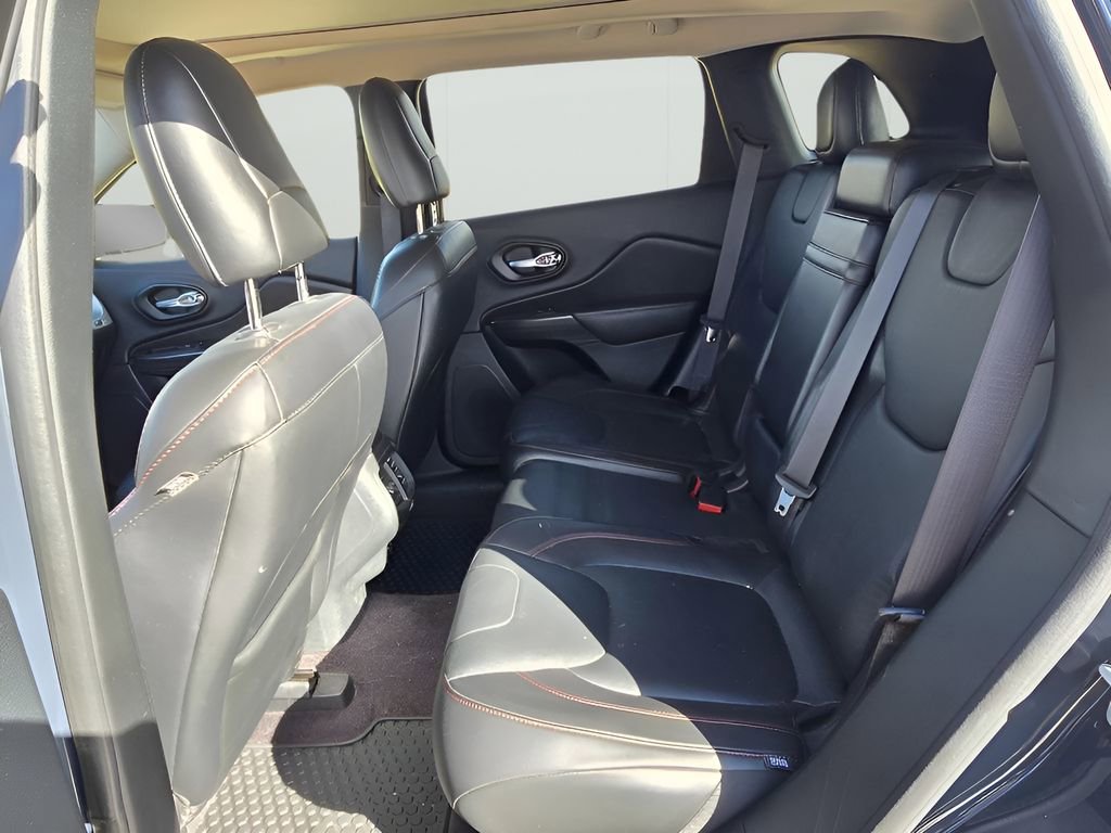 Used 2016 Jeep Cherokee Trailhawk w/ Comfort/Convenience Group image 14