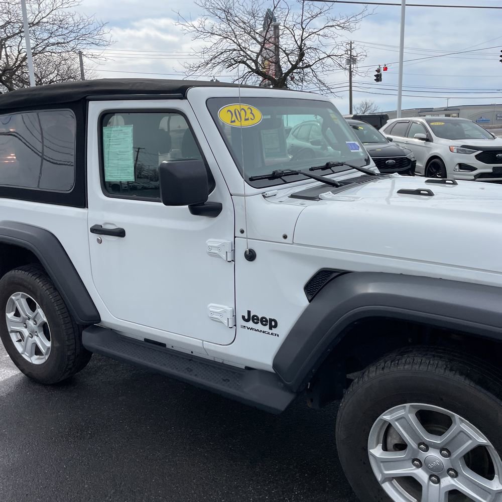 Used 2023 Jeep Wrangler Sport S image 15