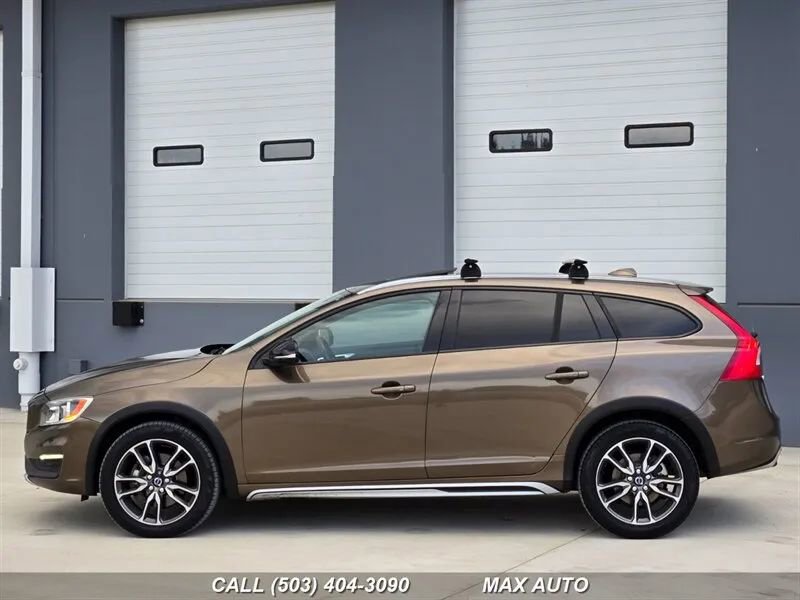 Used 2016 Volvo V60 T5 Cross Country w/ Convenience Package image 5