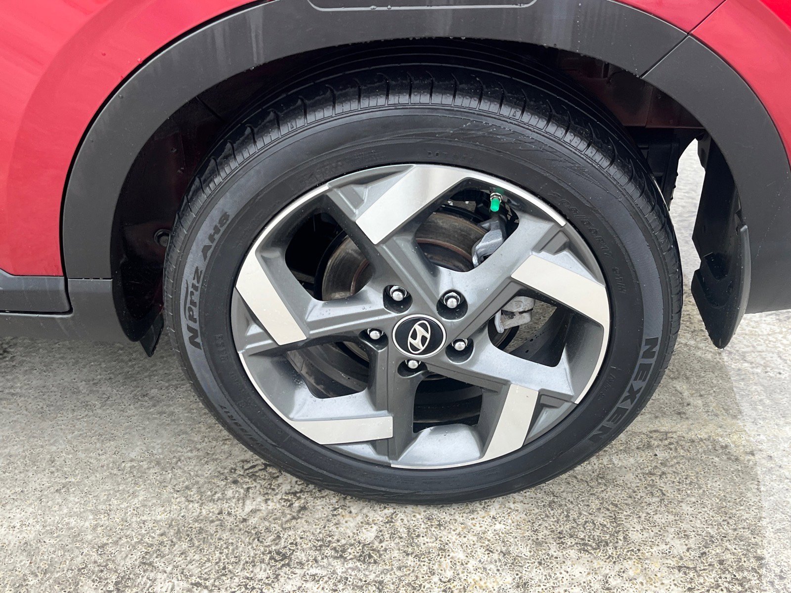 Used 2024 Hyundai Venue SEL FWD image 21