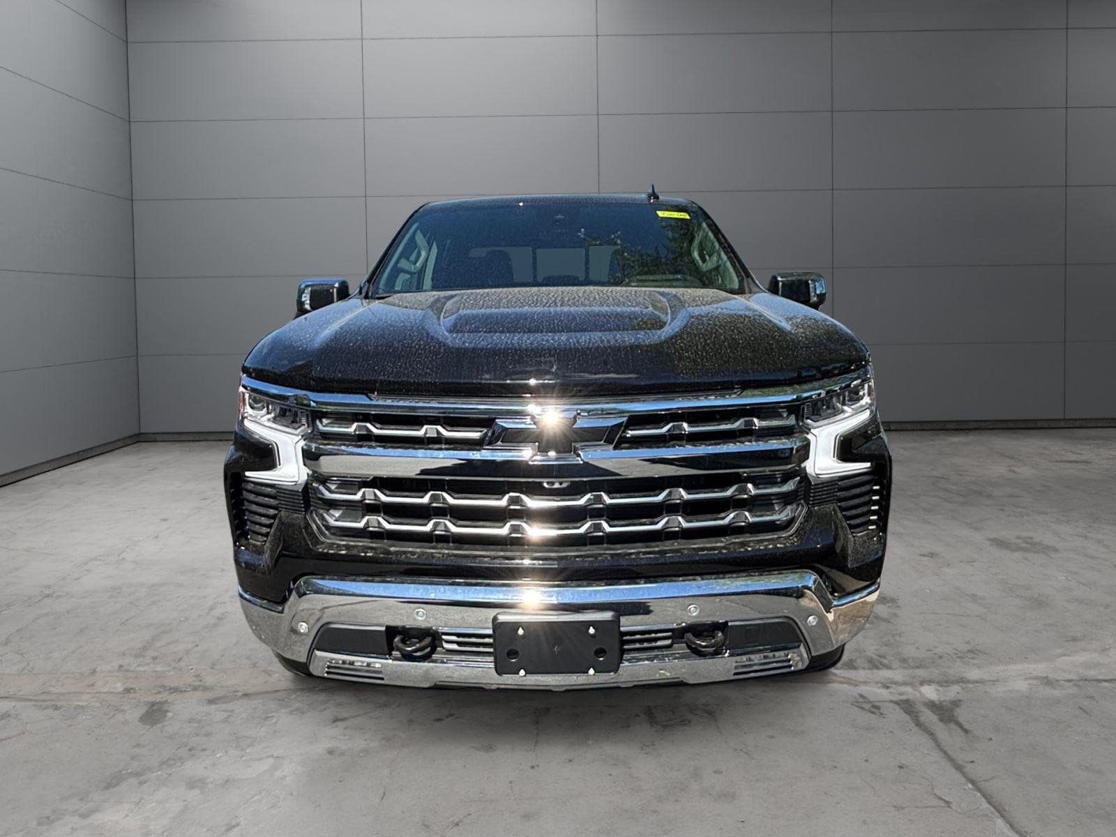 New 2026 Chevrolet Silverado 1500 LTZ w/ LTZ Premium Package AWD/4WD image 8