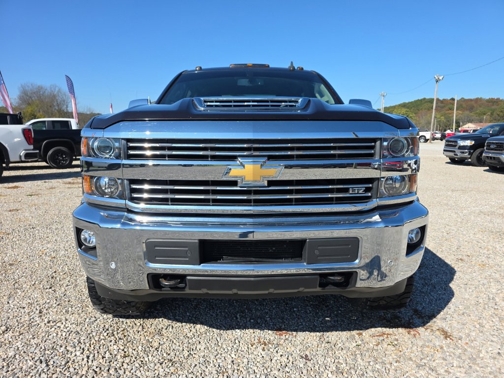 Used 2019 Chevrolet Silverado 2500 LTZ w/ Duramax Plus Package AWD/4WD image 3
