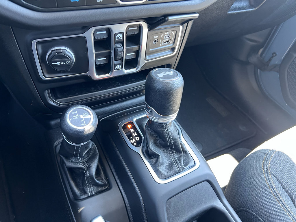 Used 2025 Jeep Wrangler Sahara w/ Safety Group image 20