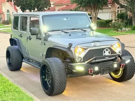 Used 2013 Jeep Wrangler Unlimited Sport image 2