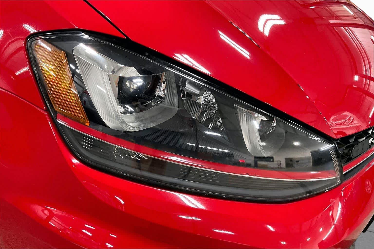 Used 2017 Volkswagen GTI Sport FWD image 27