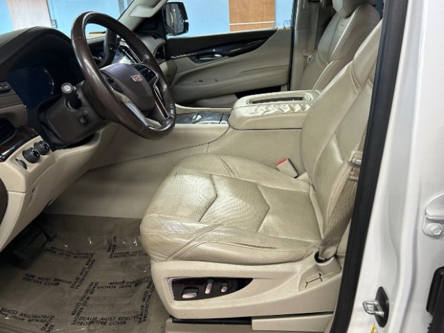 Used 2016 Cadillac Escalade ESV Premium image 9