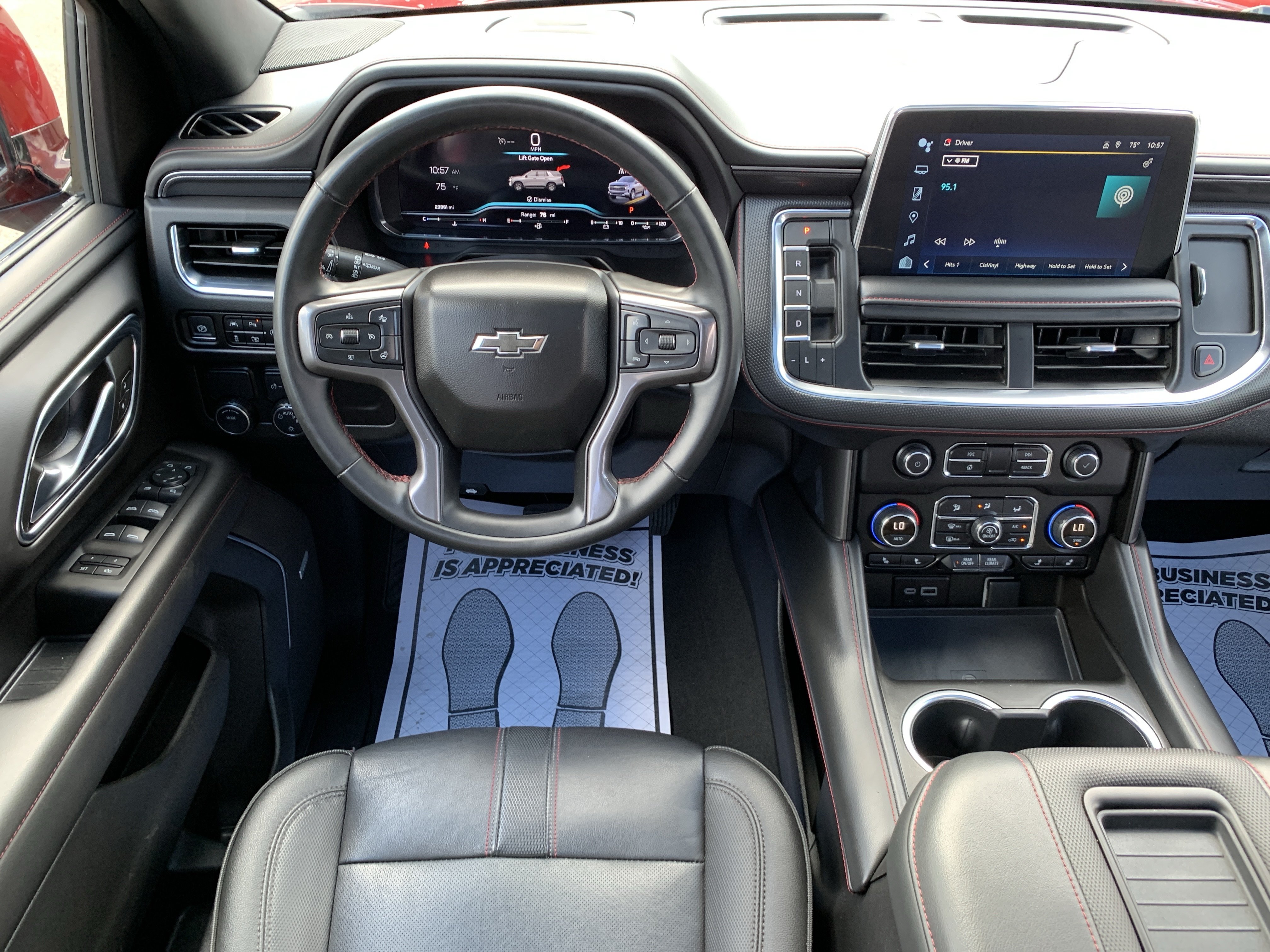 Used 2024 Chevrolet Suburban RST w/ Luxury Package RWD image 37