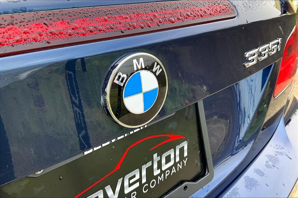 Used 2011 BMW 335i Convertible image 11