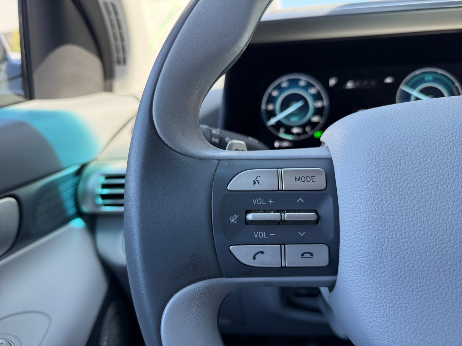 Used 2022 Hyundai Nexo Blue image 16