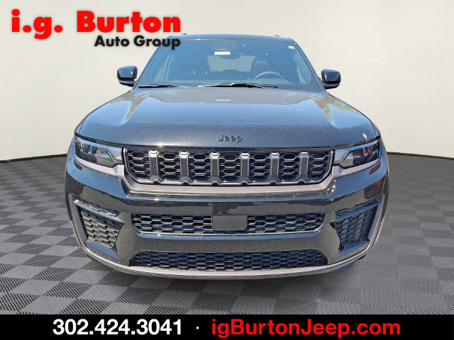 New 2026 Jeep Grand Cherokee Altitude AWD/4WD image 2