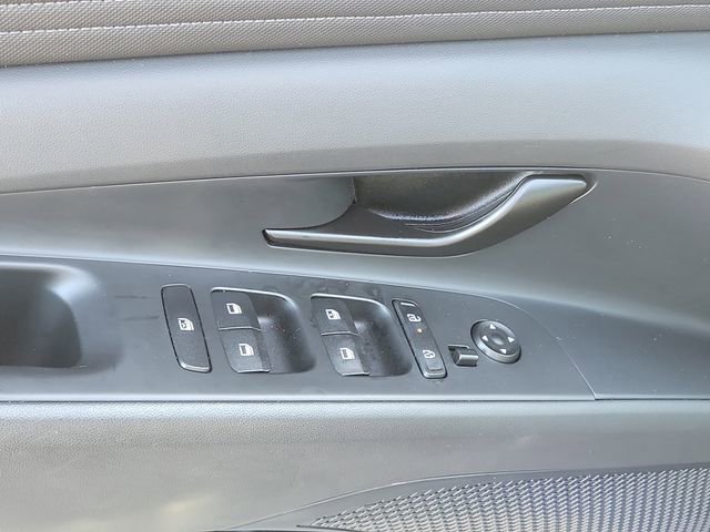Used 2025 Hyundai Elantra Sport image 21