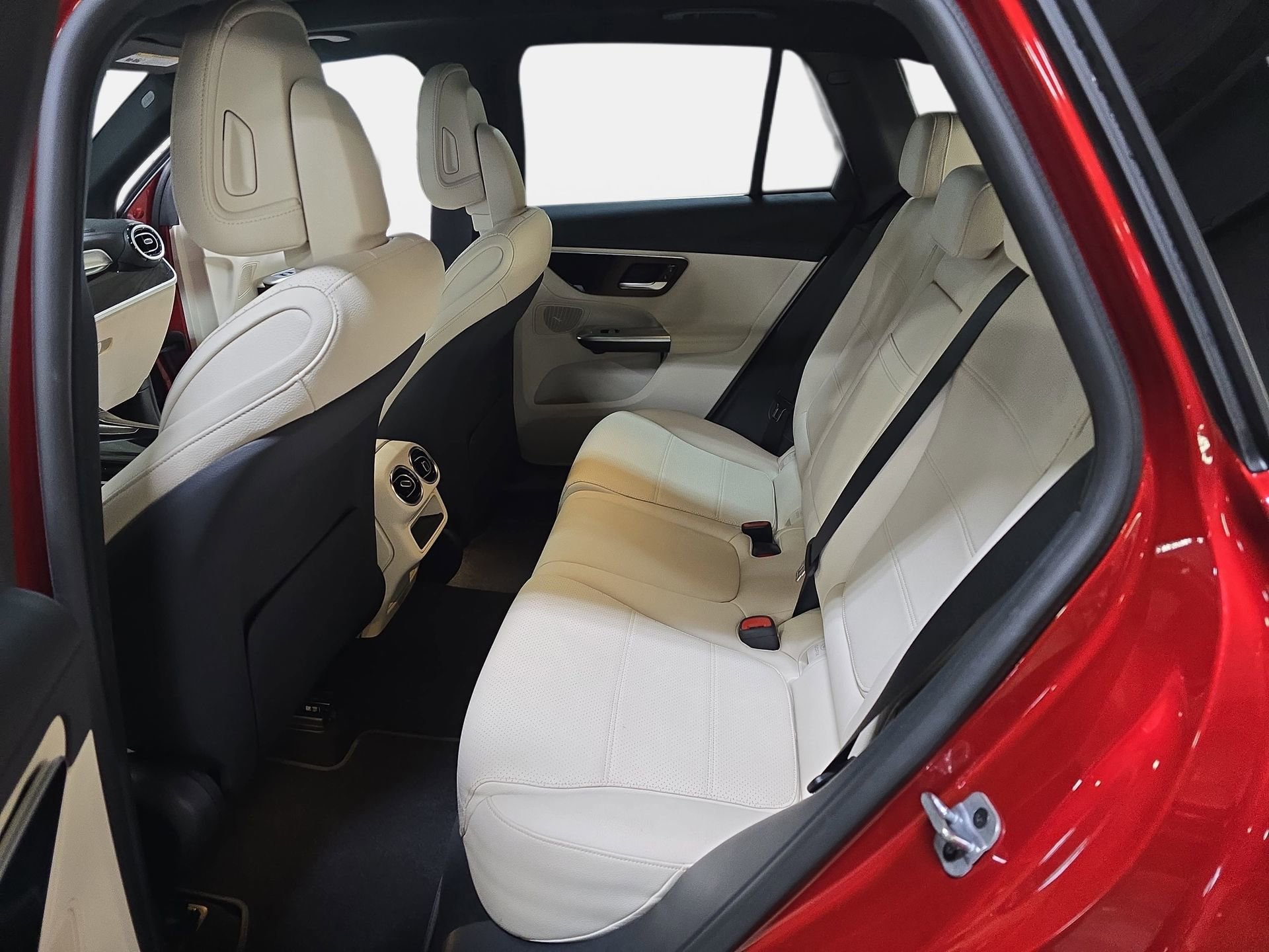 Used 2023 Mercedes-Benz GLC 300 4MATIC image 14