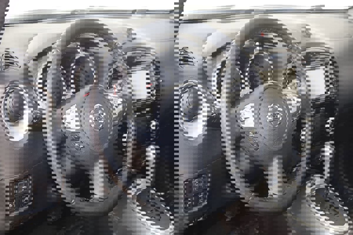 Used 2016 Nissan Juke SL image 6