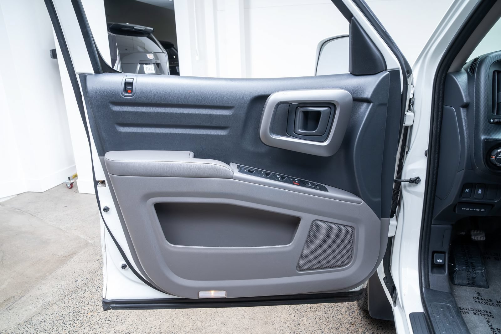 Used 2014 Honda Ridgeline RTL image 12