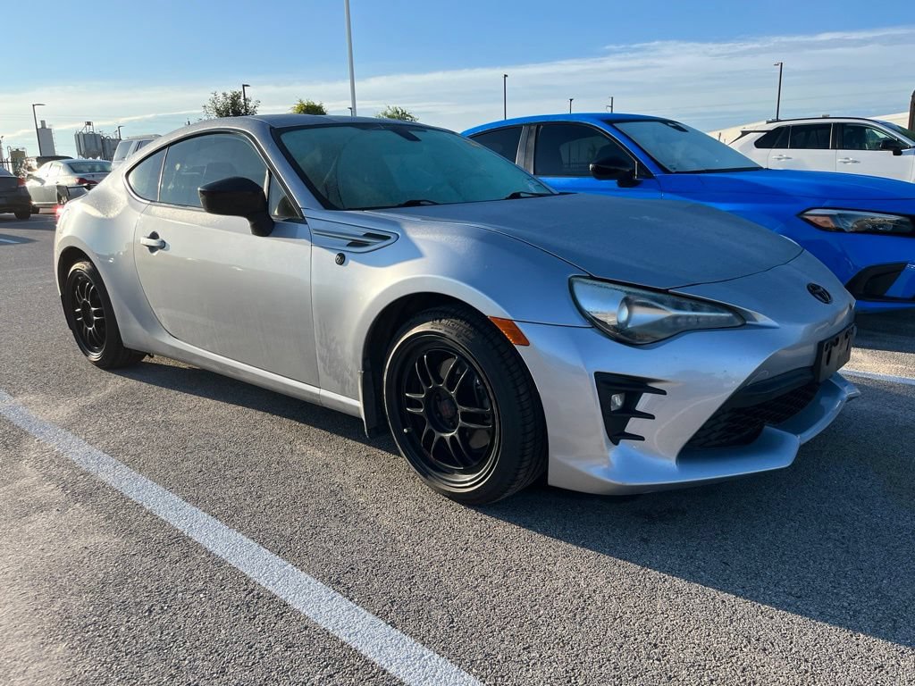 Used 2018 Toyota 86 RWD image 2