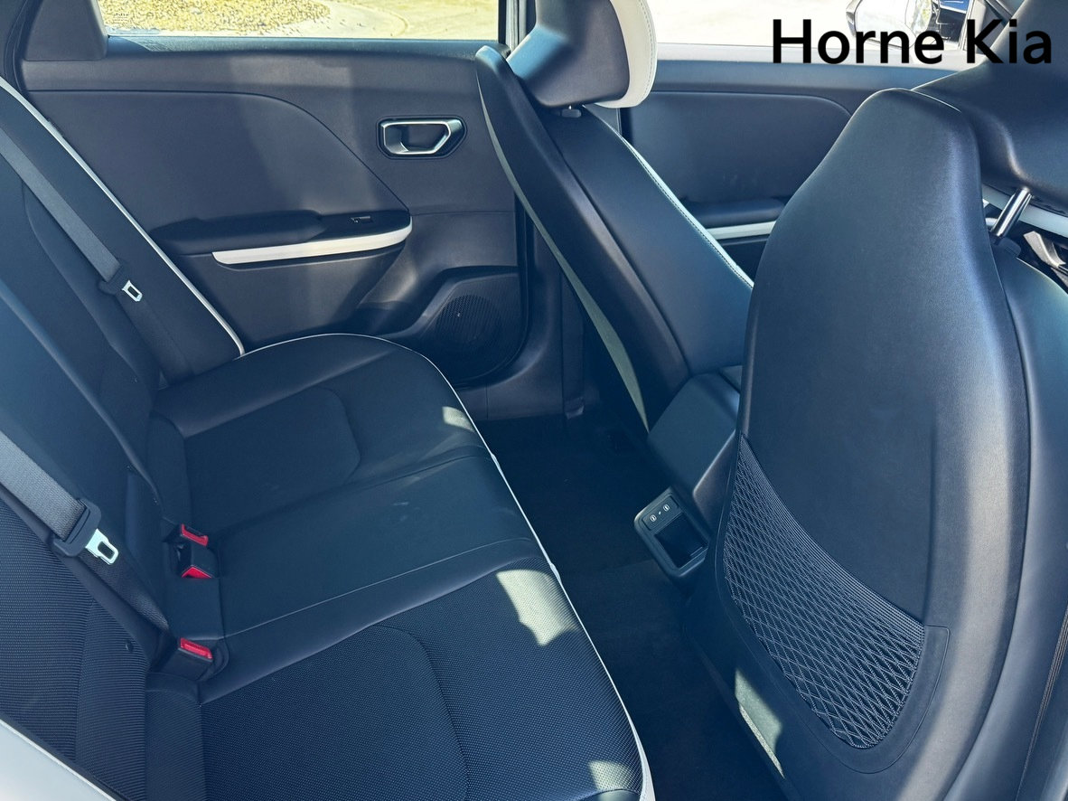 New 2025 Kia K4 GT-Line image 19