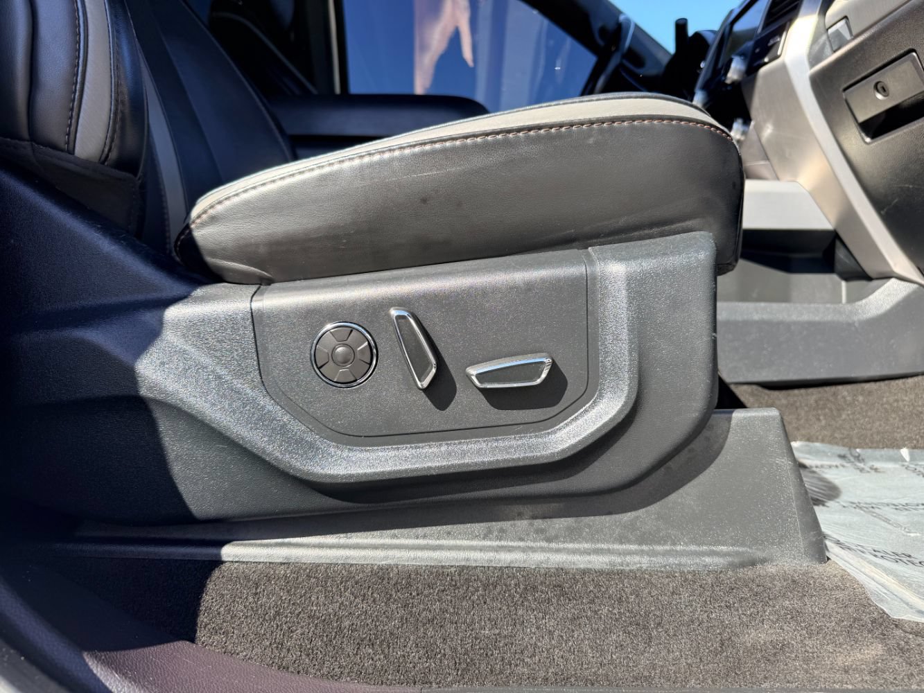 Used 2019 Ford F350 Platinum AWD/4WD image 27