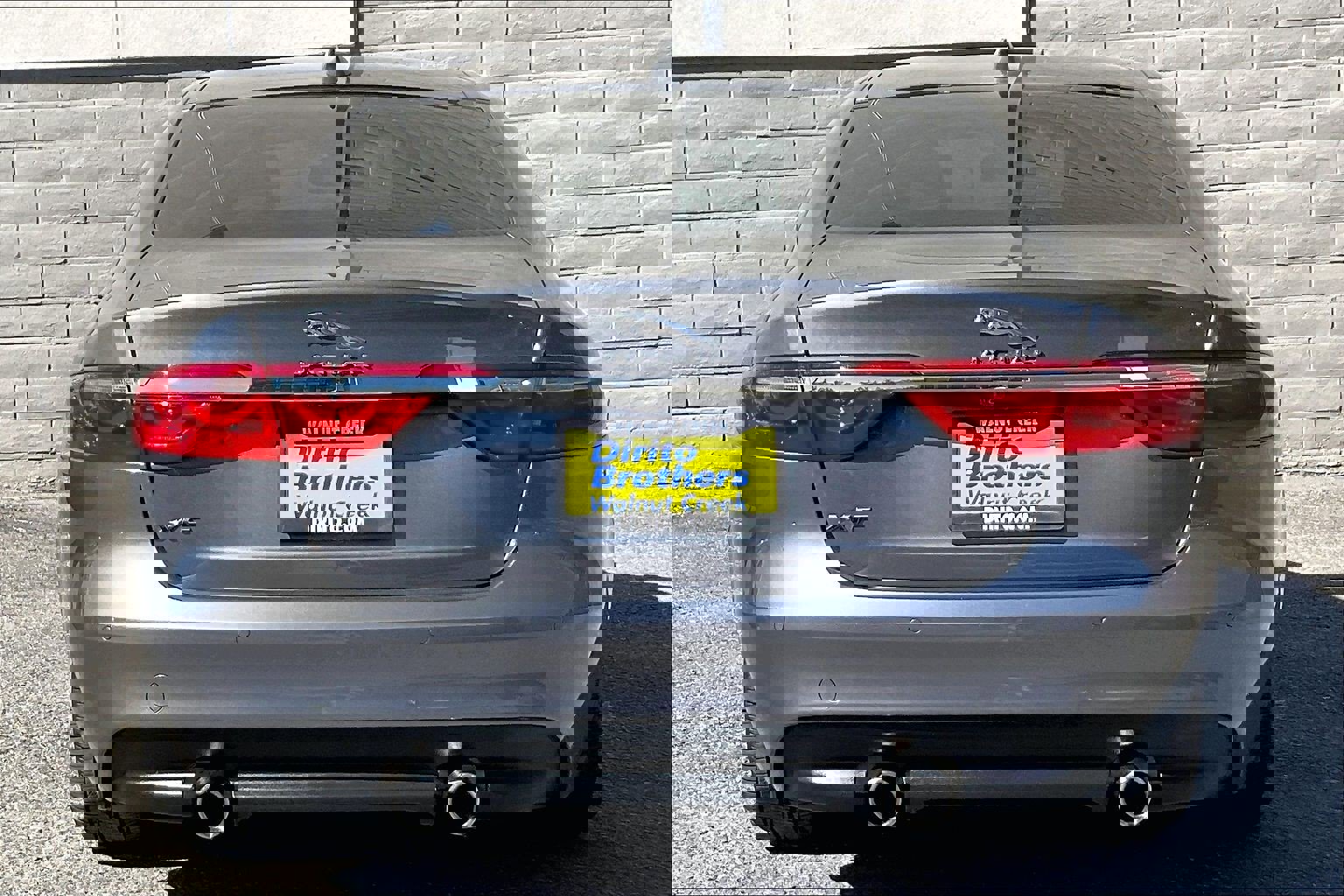 Used 2017 Jaguar XF Prestige image 3