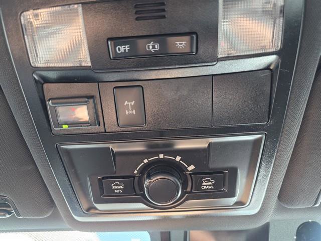 Used 2021 Toyota Tacoma TRD Off-Road image 17