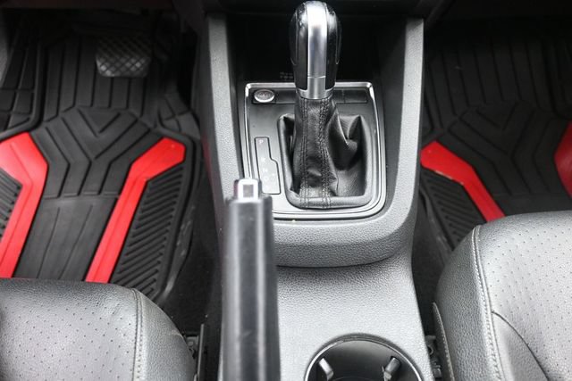 Used 2018 Volkswagen Jetta SE FWD image 13