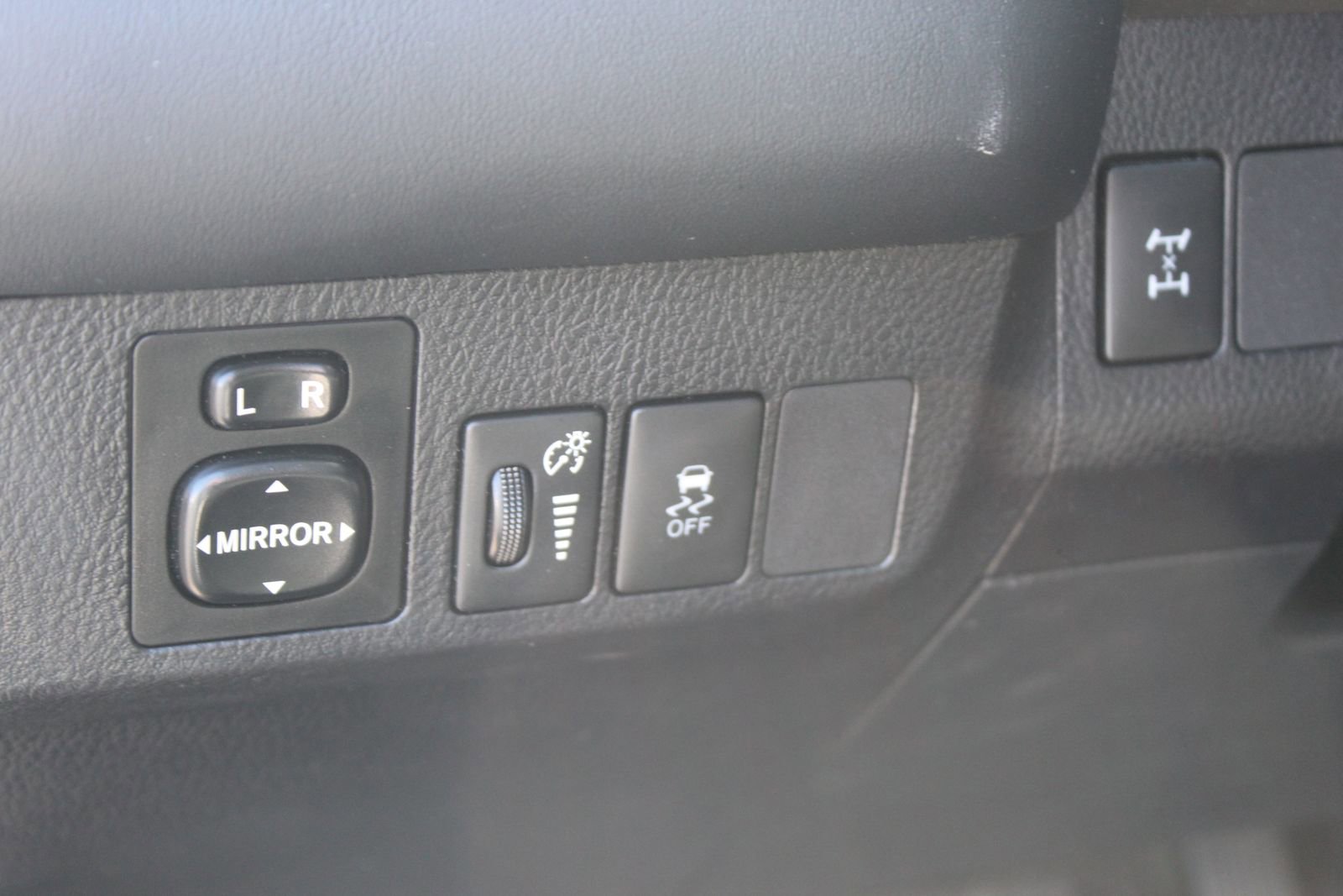 Used 2014 Toyota RAV4 XLE image 22